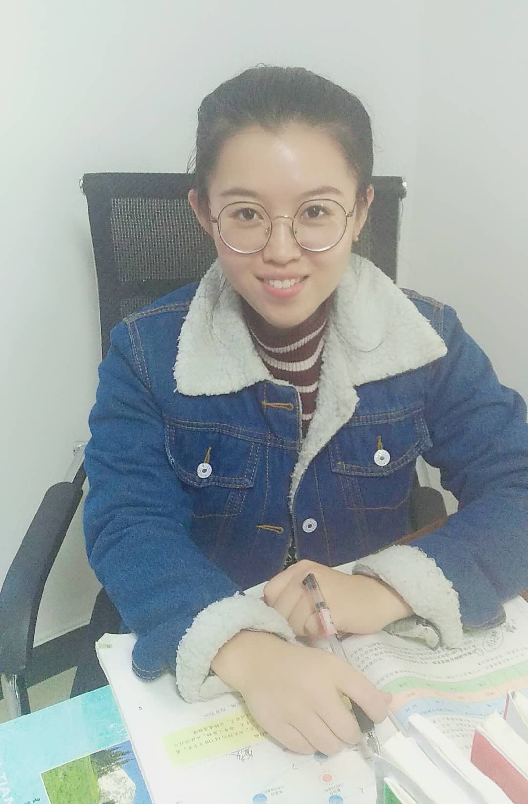 華唐藝術高中,地理教師王美玲
