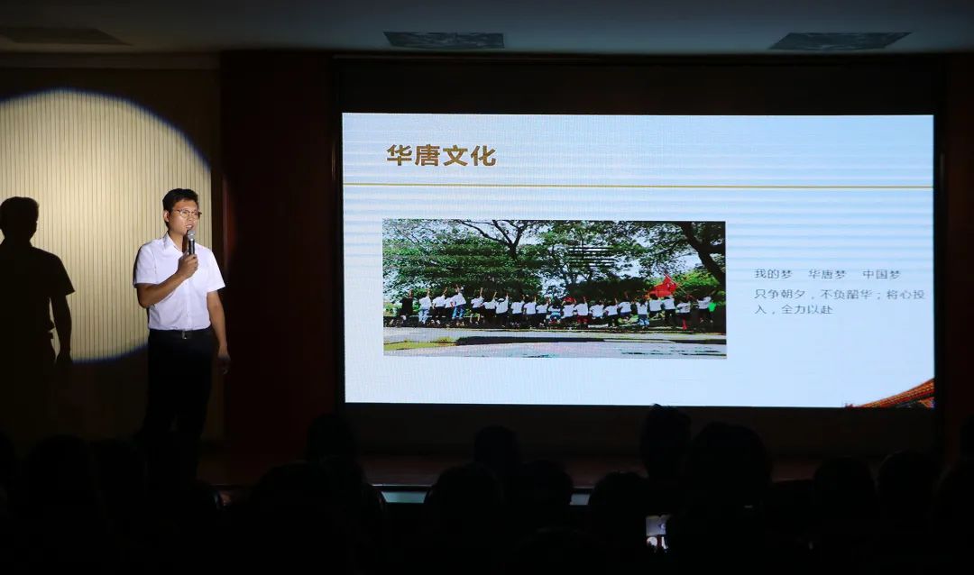 迎国庆,庆中秋,华唐艺术高中2020级汇报演出圆满落幕(图4) 迎国庆,庆中秋,华唐艺术高中2020级汇报演出圆满落幕(图4)