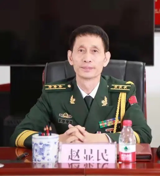 精英华唐艺术高中德育处主任赵显民