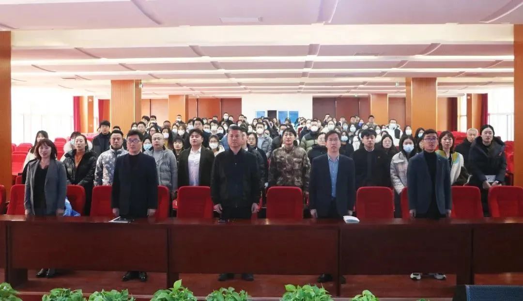 精英华唐艺术高中召开新学期第一次全体教职工会议