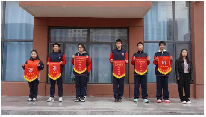 精英华唐艺术高中升旗仪式