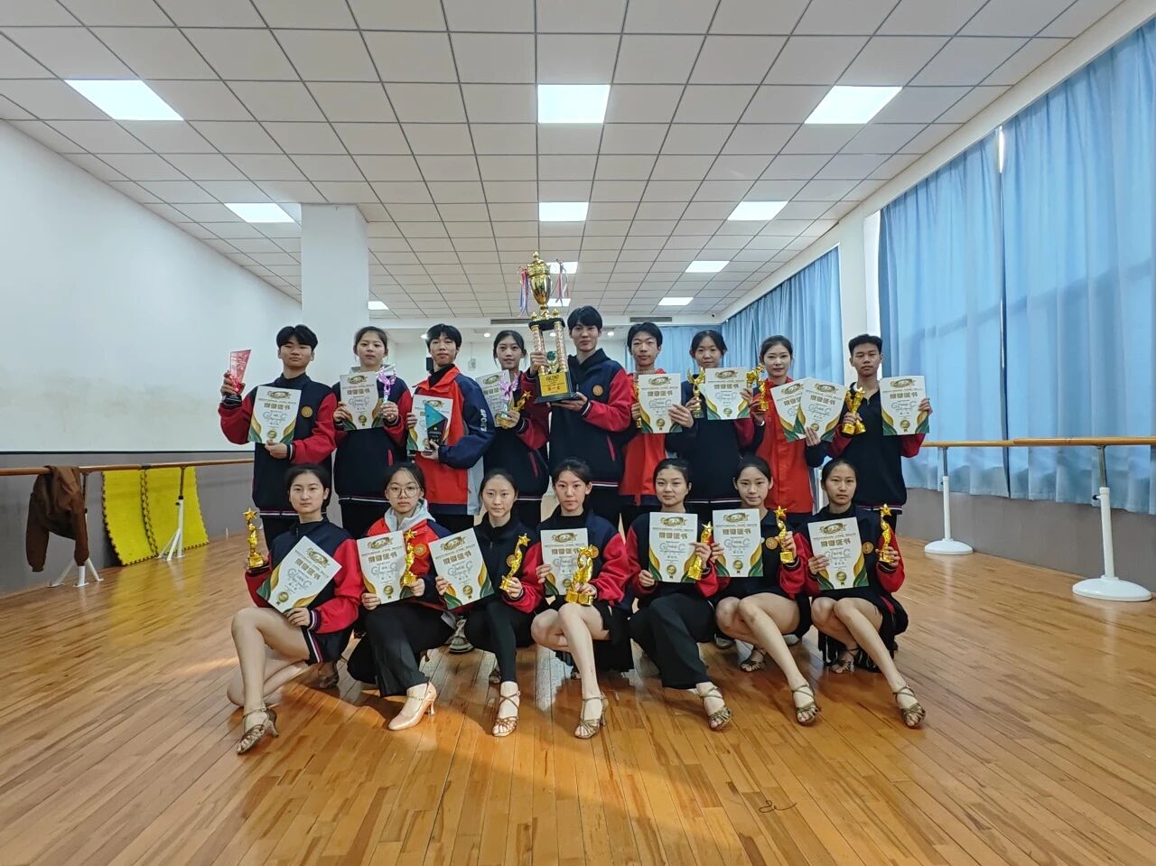 精英华唐艺术高中国标舞专业征战国际赛场