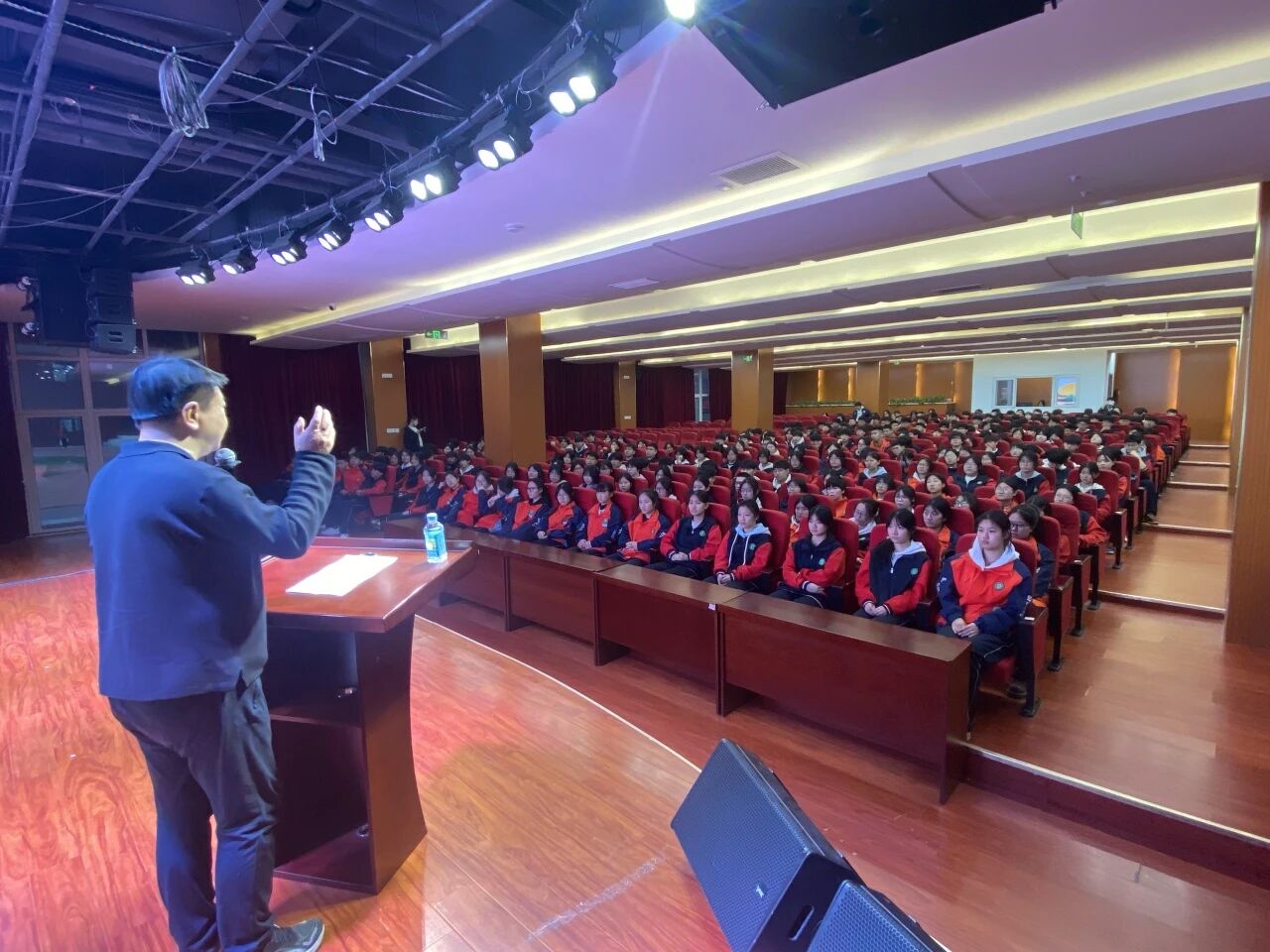 精英华唐艺术高青春励志爱国讲座