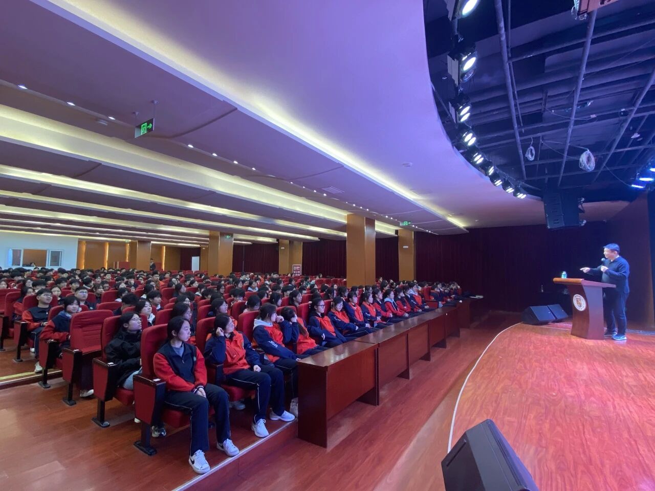 精英华唐艺术高青春励志爱国讲座