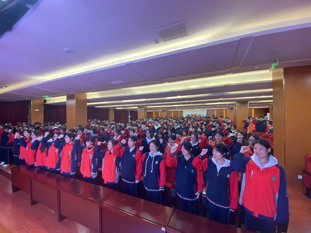 精英华唐艺术高青春励志爱国讲座