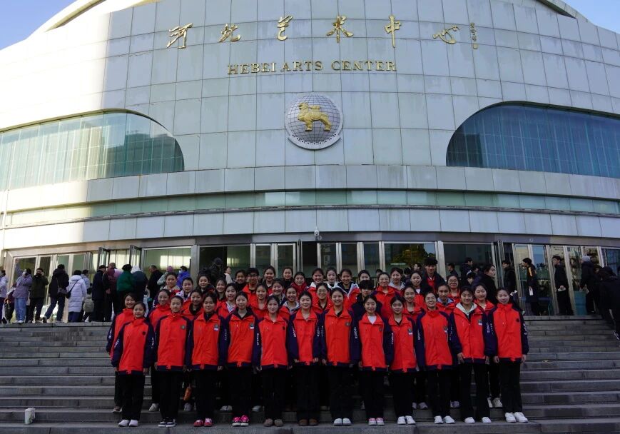 精英华唐艺术高中中国舞学生观演