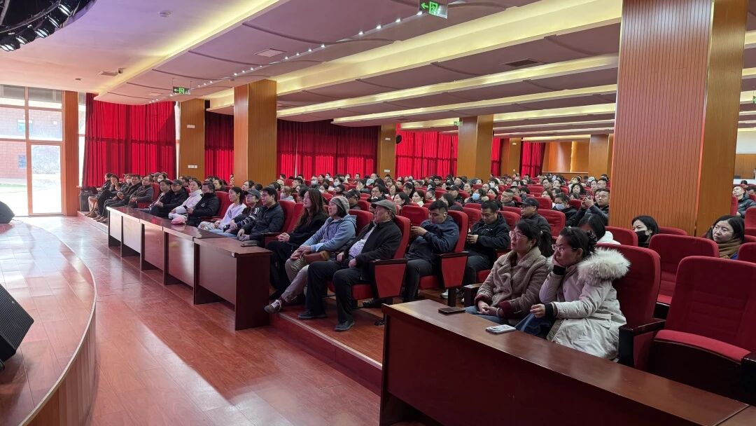 精英华唐艺术高中高三家长会