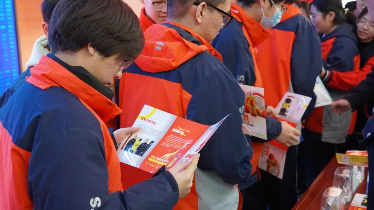 精英华唐艺术高中开展禁毒知识讲座