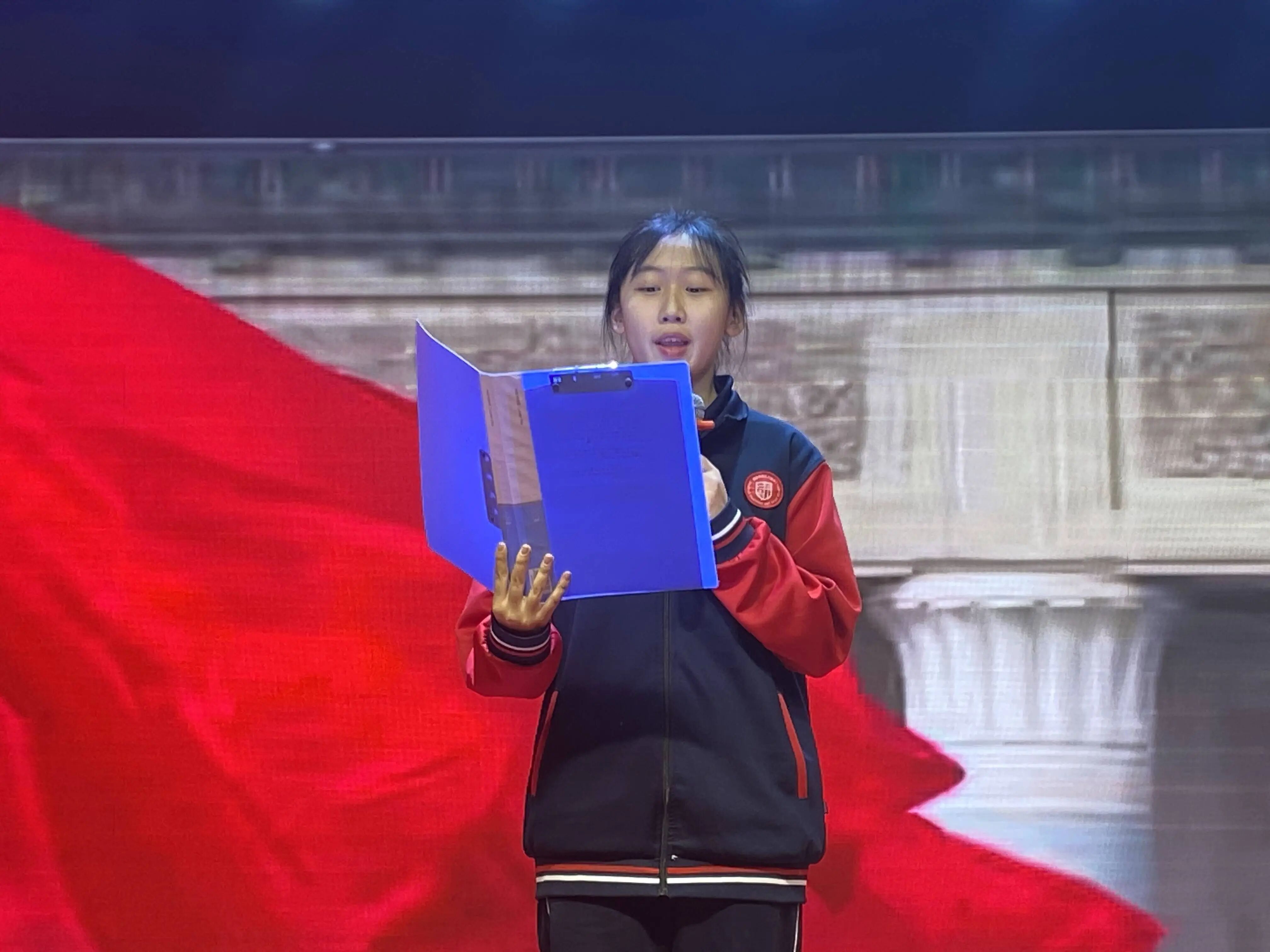 精英华唐艺术高中“灯火万家 山河如愿”演