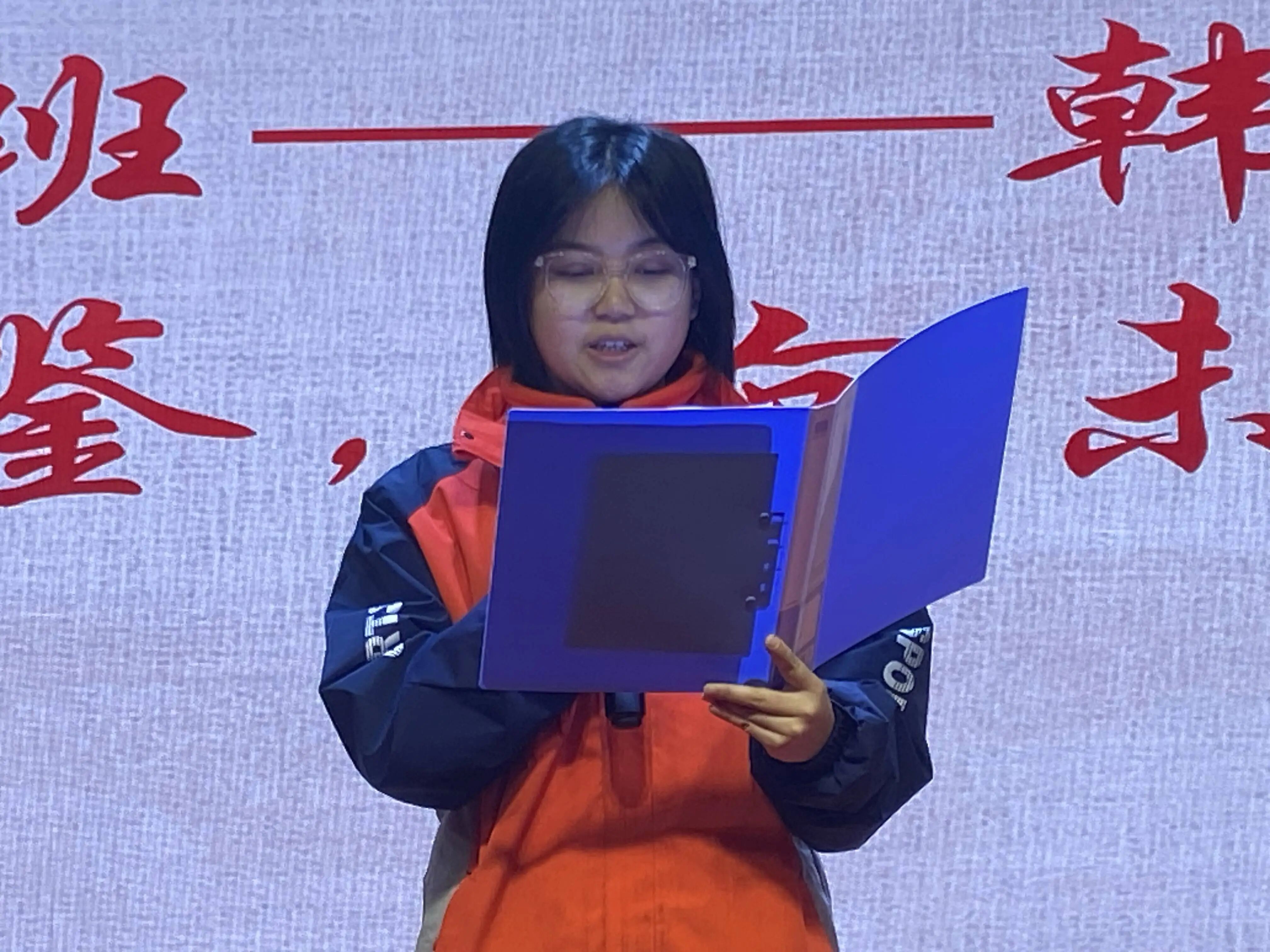 精英华唐艺术高中演讲比赛