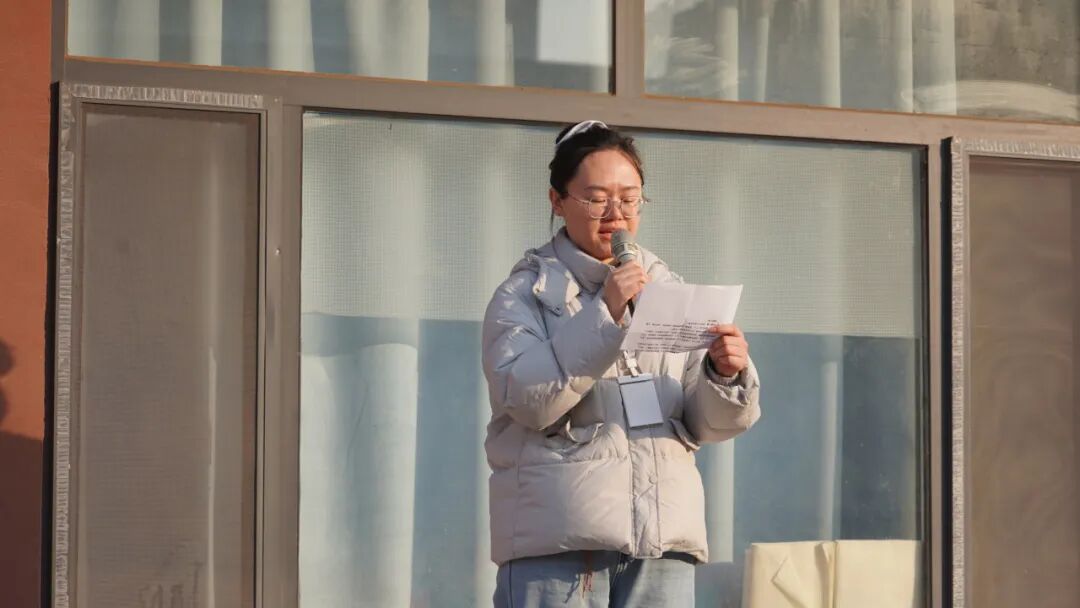  精英华唐艺术高中学生升旗仪式