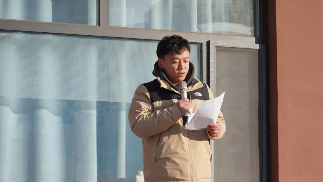  精英华唐艺术高中升旗仪式