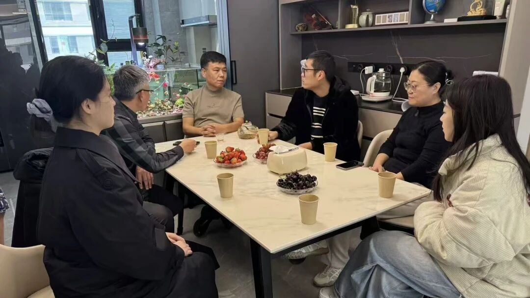  精英华唐艺术高中老师寒假家访