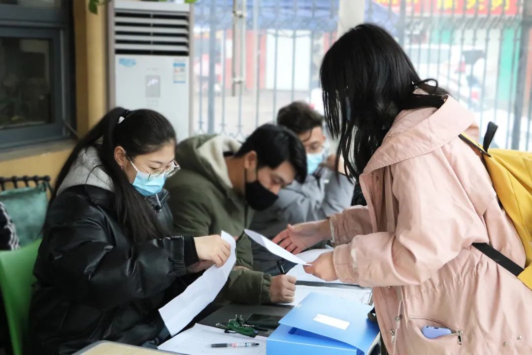 精英华唐艺术高中开学